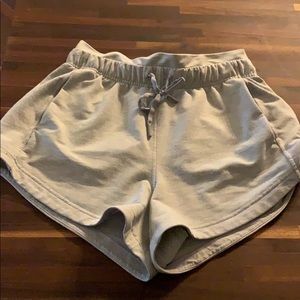 Lululemon shorts size 4
